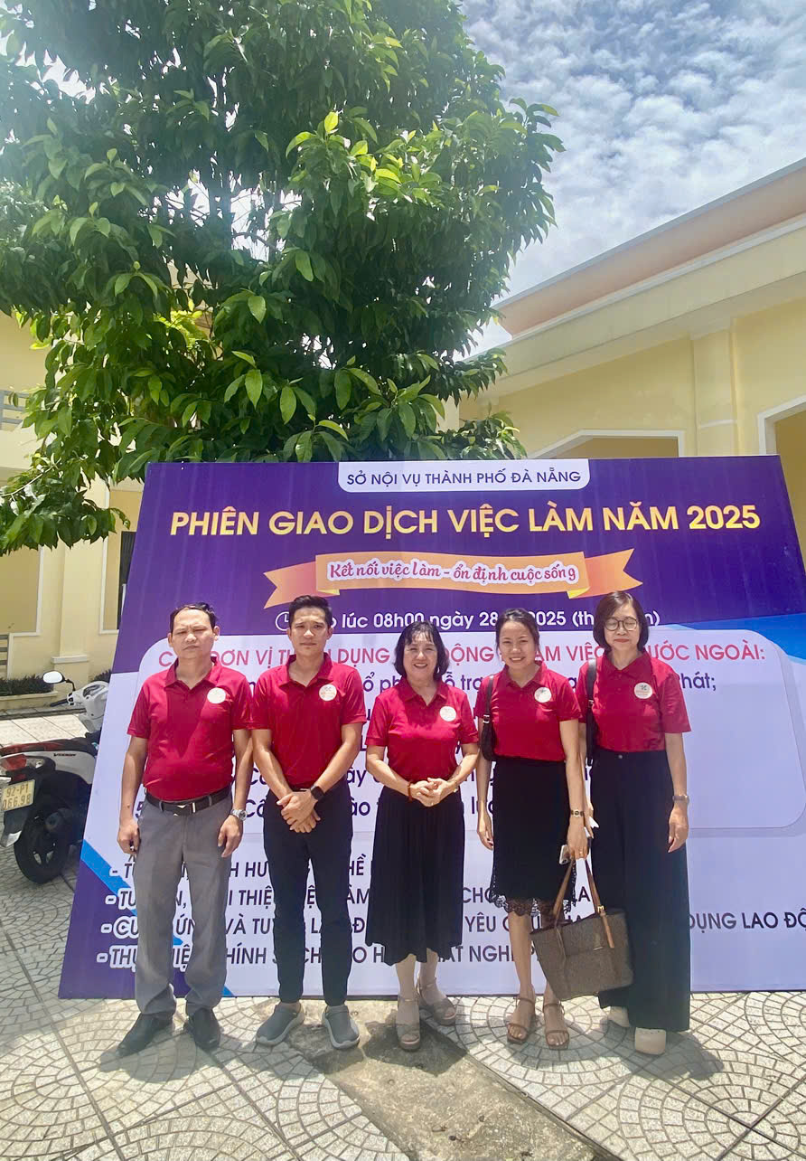 THAM GIA PHIÊN GIAO DỊCH VIỆC LÀM TẠI CÁC XÃ MIỀN NÚI TP. ĐÀ NẴNG