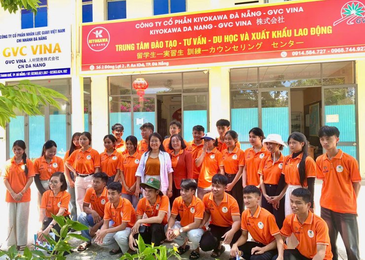 TRAO CƠ HỘI – DẪN LỐI TƯƠNG LAI – VƯƠN TẦM THẾ GIỚI