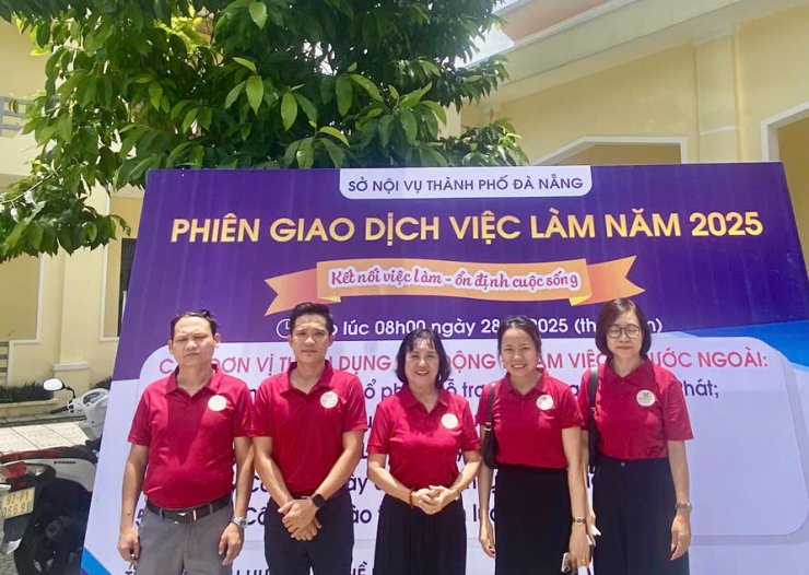 THAM GIA PHIÊN GIAO DỊCH VIỆC LÀM TẠI CÁC XÃ MIỀN NÚI TP. ĐÀ NẴNG